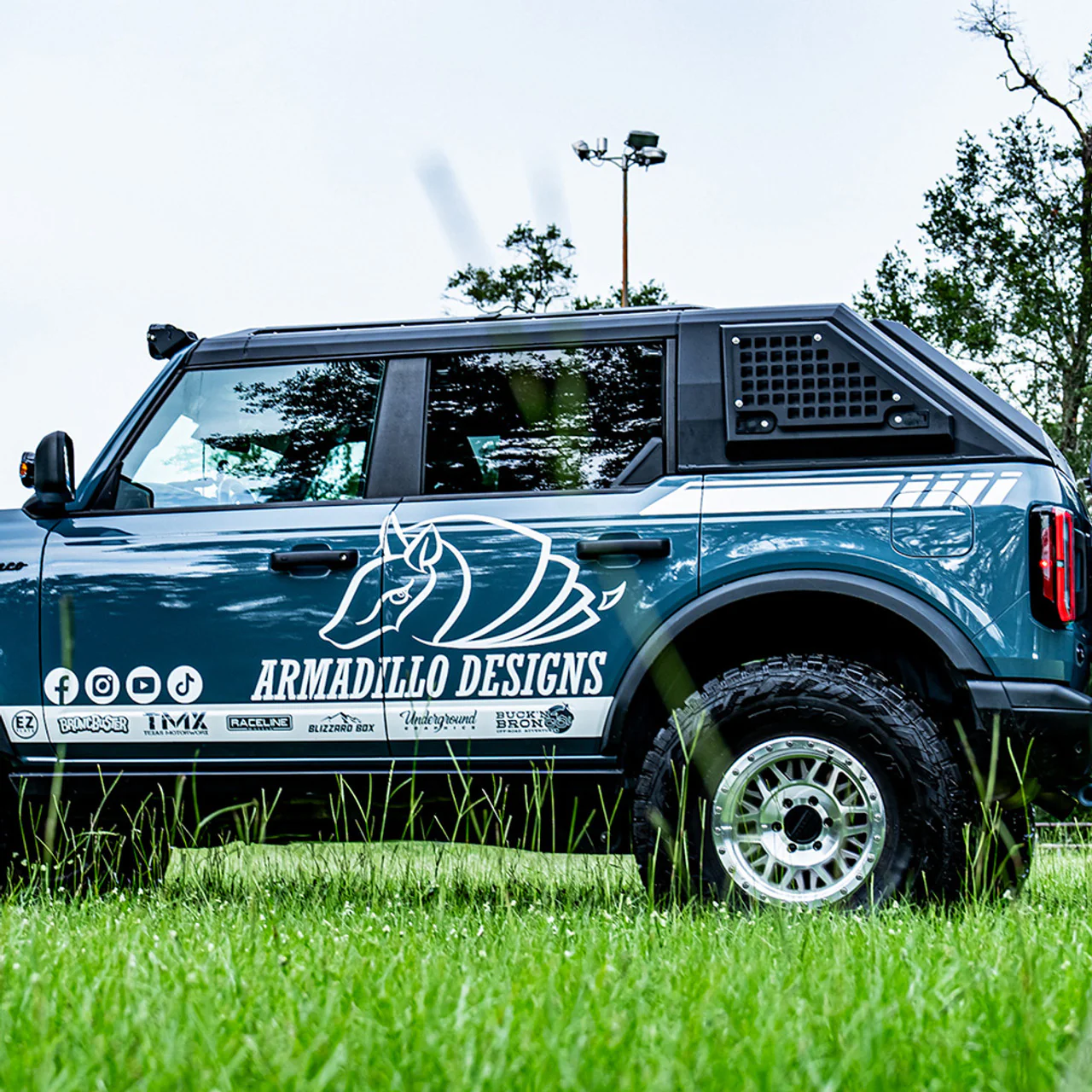 Decked-Out Dillo Bundle - Four Door Bronco Slantback Hardtop - Image 14