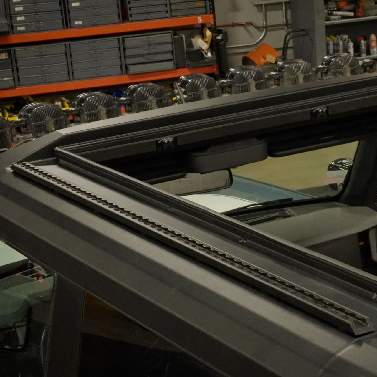 Hardtop L Track Accessory Mounting System - Image 4