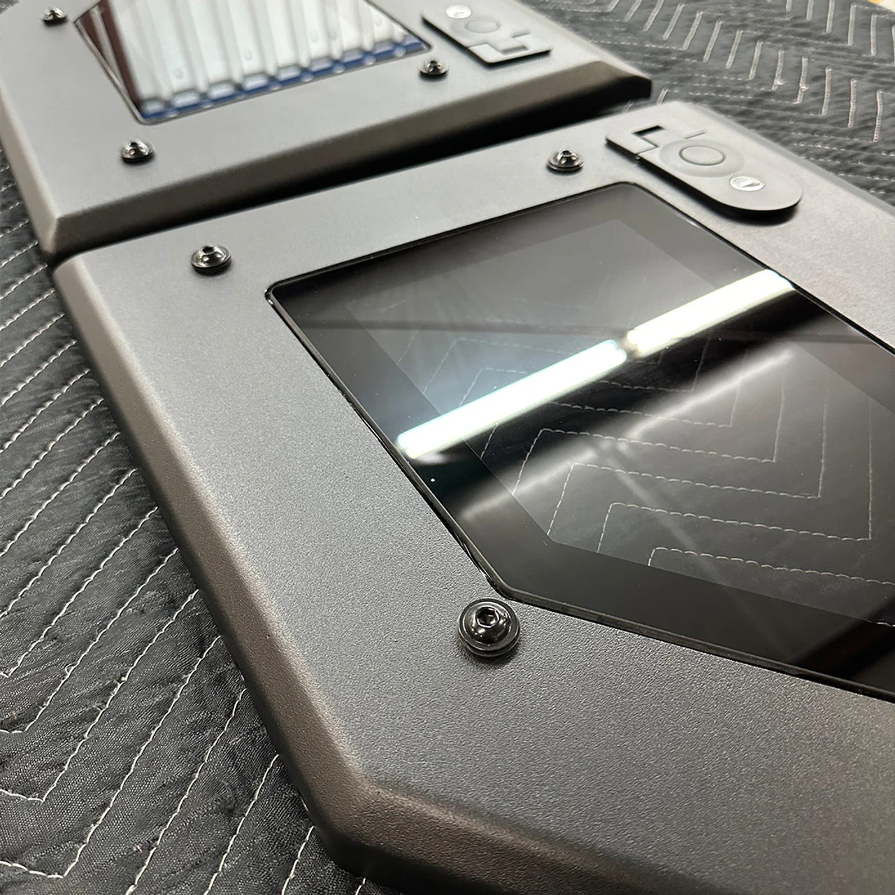 Replacement Gullwing Windows with Glass - Image 8