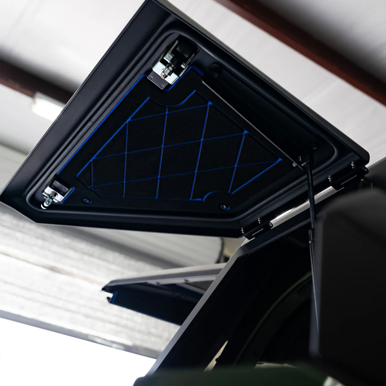 Replacement Solid Aluminum Gullwing Windows - Image 7